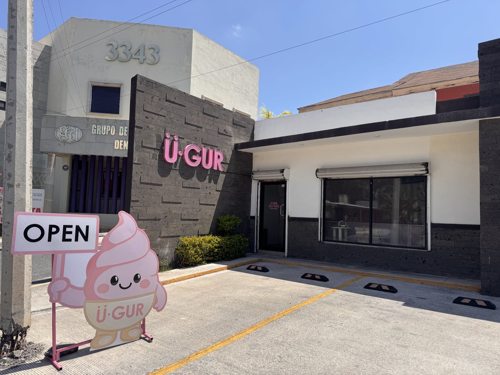 Fachada Ü·GUR Nuevo Laredo